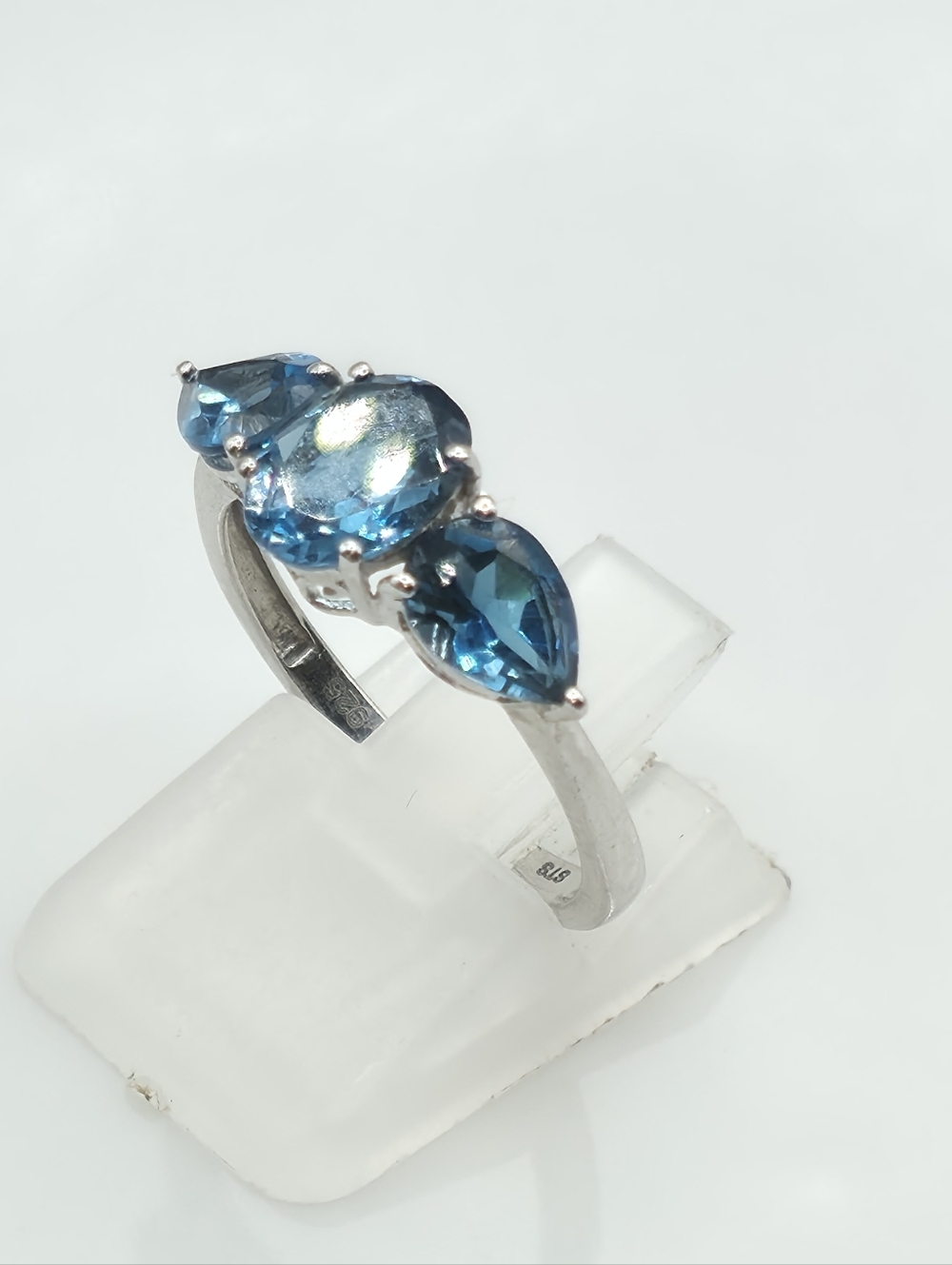 Splendid London Blue Topaz Trilogy Ring - Picture 4 of 8